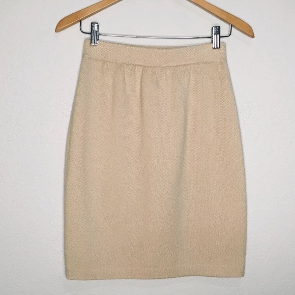 St. John Collection Skirt Suit set Sz 6 Beige